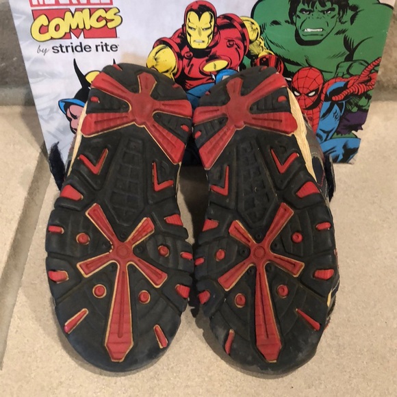 Marvel by Stride Rite 11 M Captain America shoes - Picture 3 of 5